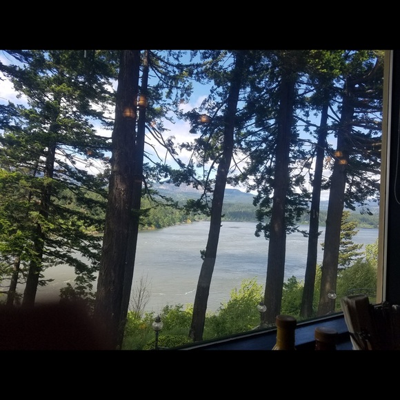 Meet your Posher, Ambassador J - Picture 6 of 9